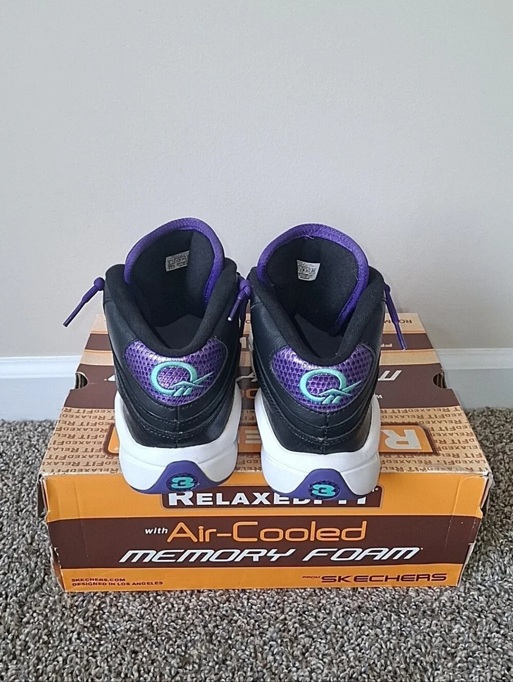 Reebok Mid Top Lace Up Sneakers Black/Purple Men's Athletic Style 023501